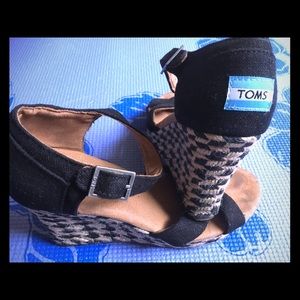 Black TOMS Wedges W7